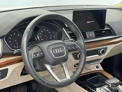 2023 Audi Q5 45 S line Premium