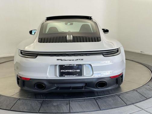 2024 Porsche 911 Carrera GTS