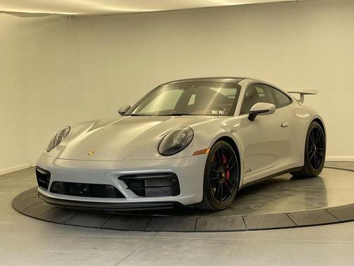 2022 Porsche 911 Carrera 4 GTS
