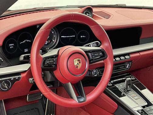 2022 Porsche 911 Carrera 4 GTS