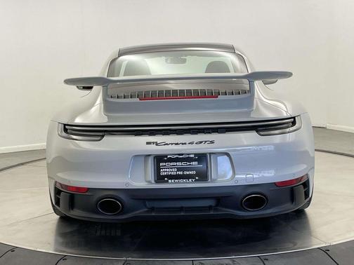 2022 Porsche 911 Carrera 4 GTS