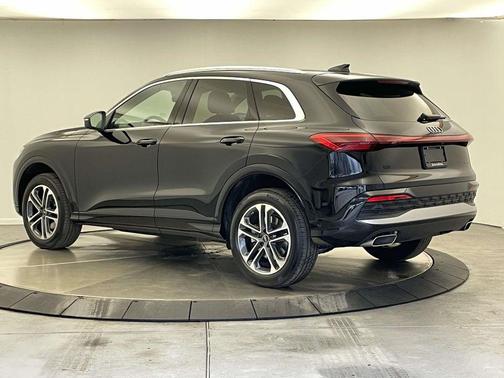 2025 Audi Q5 Premium TFSI quattro S tronic