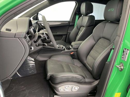 Python Green 2026 Porsche Macan Macan GTS