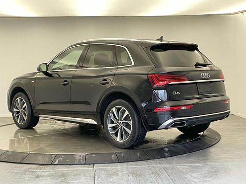 2023 Audi Q5 45 S line Premium