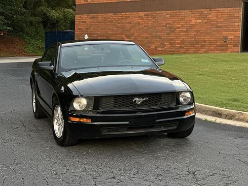 2007 Ford Mustang Deluxe