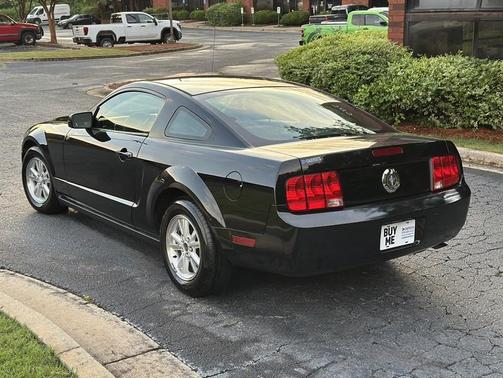 2007 Ford Mustang Deluxe