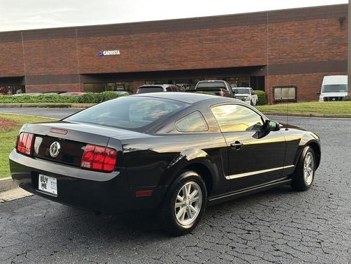 2007 Ford Mustang Deluxe
