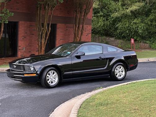 2007 Ford Mustang Deluxe
