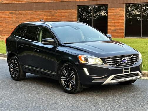 2017 Volvo XC60 T5 Dynamic
