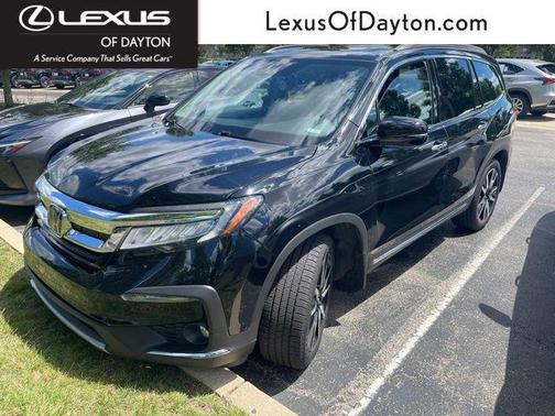 Crystal Black Pearl 2022 Honda Pilot Touring 8-Passenger