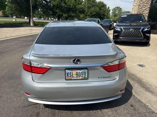 Silver Lining Metallic 2014 Lexus ES 300h Base