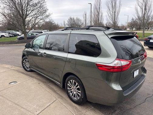 2018 Toyota Sienna XLE