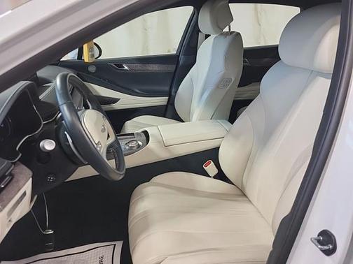 Uyuni White 2024 Genesis Electrified G80 Advanced