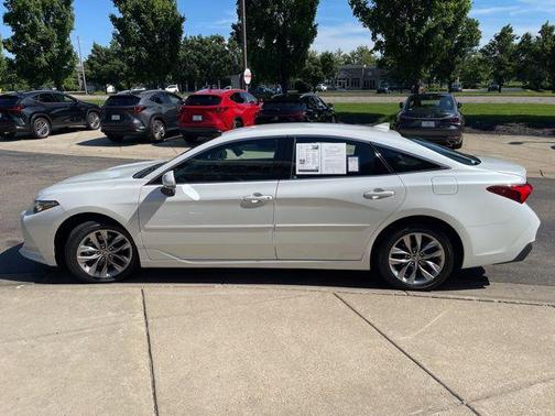 Wind Chill Pearl 2021 Toyota Avalon XLE