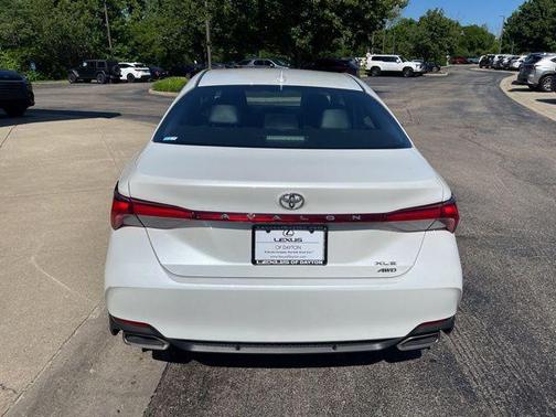 Wind Chill Pearl 2021 Toyota Avalon XLE