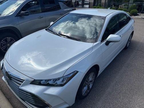 Wind Chill Pearl 2021 Toyota Avalon XLE