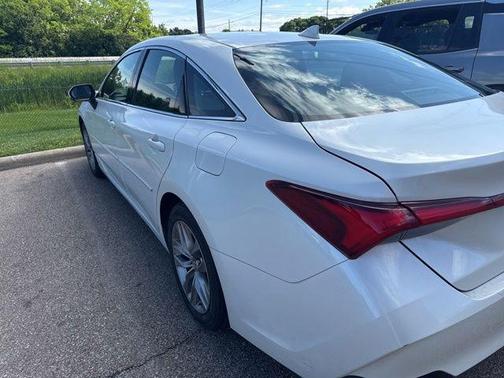 Wind Chill Pearl 2021 Toyota Avalon XLE