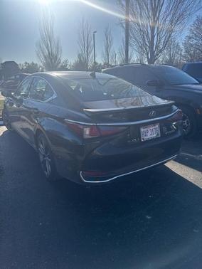 2019 Lexus ES 300h Base