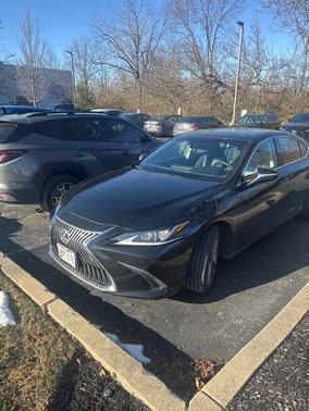 2019 Lexus ES 300h Base