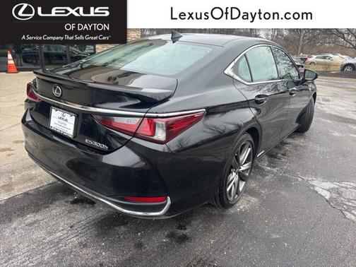 2019 Lexus ES 300h Base