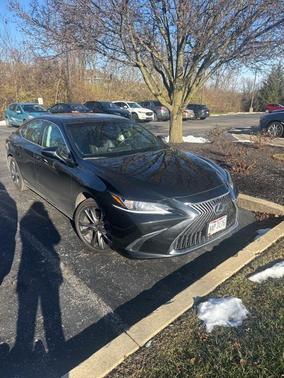 2019 Lexus ES 300h Base