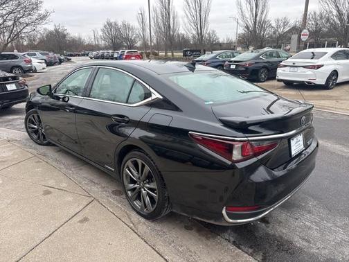 2019 Lexus ES 300h Base