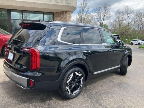Ebony Black 2025 Kia Telluride S