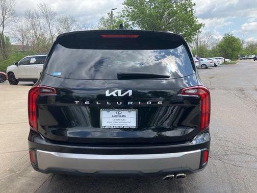 Ebony Black 2025 Kia Telluride S