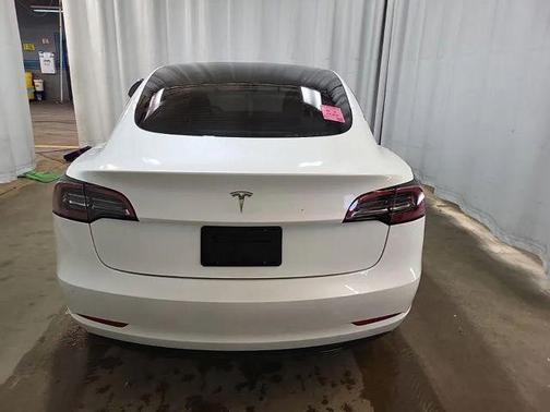 Pearl White Multi-Coat 2023 Tesla Model 3 Standard Range