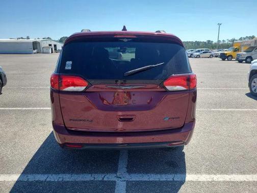 Velvet Red Pearlcoat 2020 Chrysler Pacifica Hybrid Limited