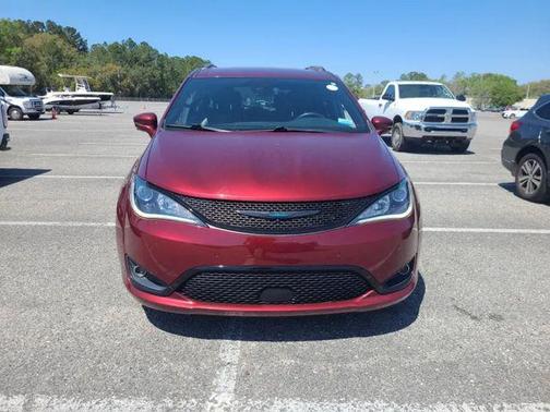 Velvet Red Pearlcoat 2020 Chrysler Pacifica Hybrid Limited