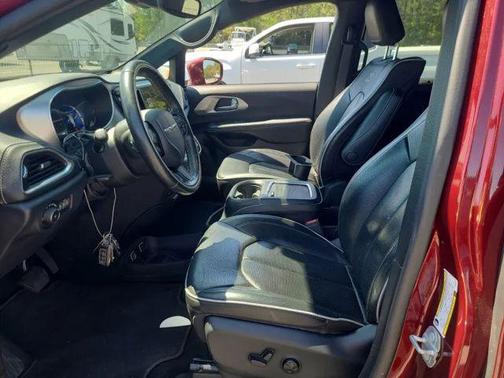 Velvet Red Pearlcoat 2020 Chrysler Pacifica Hybrid Limited