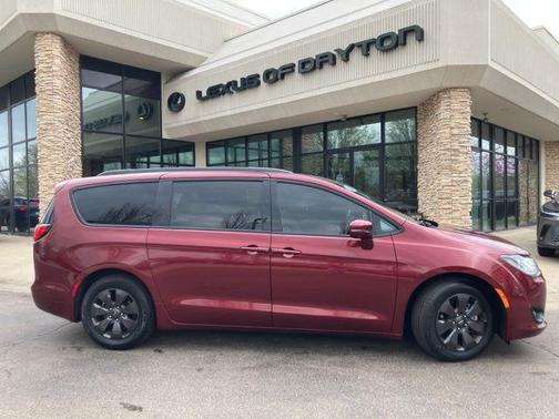 Velvet Red Pearlcoat 2020 Chrysler Pacifica Hybrid Limited
