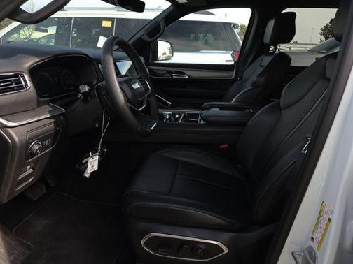 Bright White Clearcoat 2025 Jeep Wagoneer L Series II 4x4