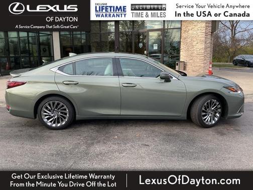 2025 Lexus ES 300h Ultra Luxury
