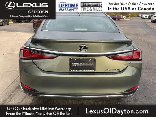 2025 Lexus ES 300h Ultra Luxury