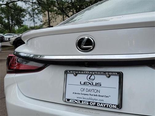 2025 Lexus ES 350 Ultra Luxury