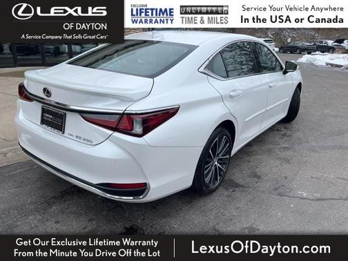 2023 Lexus ES 250 Base