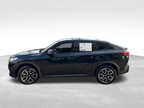 Black Sapphire Metallic 2025 BMW X2 xDrive28i