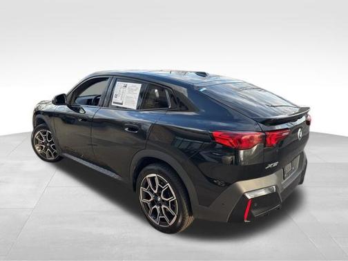 Black Sapphire Metallic 2025 BMW X2 xDrive28i