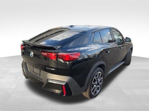 Black Sapphire Metallic 2025 BMW X2 xDrive28i