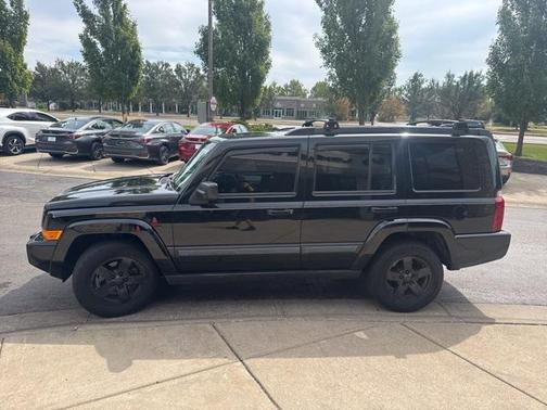 2008 Jeep Commander Sport