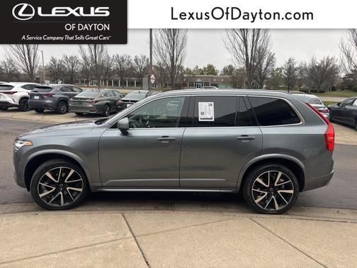 2020 Volvo XC90 T6 Momentum