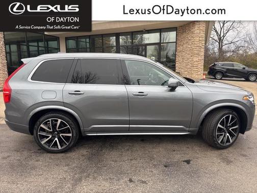 2020 Volvo XC90 T6 Momentum