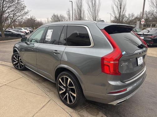 2020 Volvo XC90 T6 Momentum