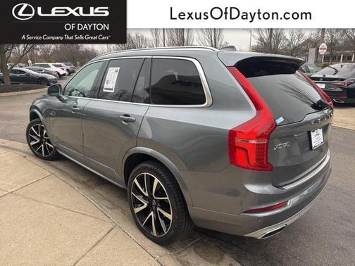 2020 Volvo XC90 T6 Momentum