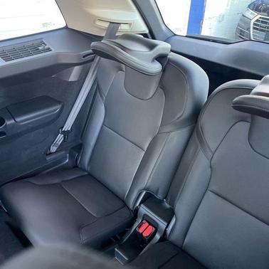 2020 Volvo XC90 T6 Momentum