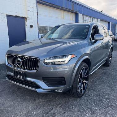 2020 Volvo XC90 T6 Momentum