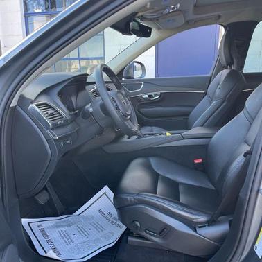 2020 Volvo XC90 T6 Momentum