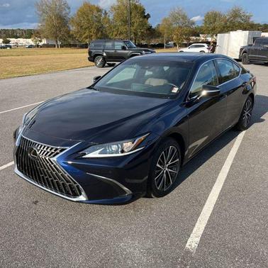 2025 Lexus ES 300h Base